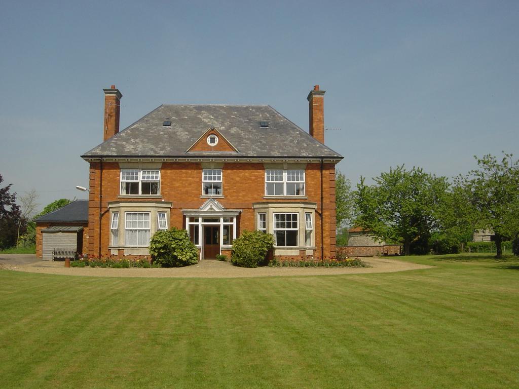 Furtho Manor Farm Bed and Breakfast Μίλτον Κέινς Εξωτερικό φωτογραφία